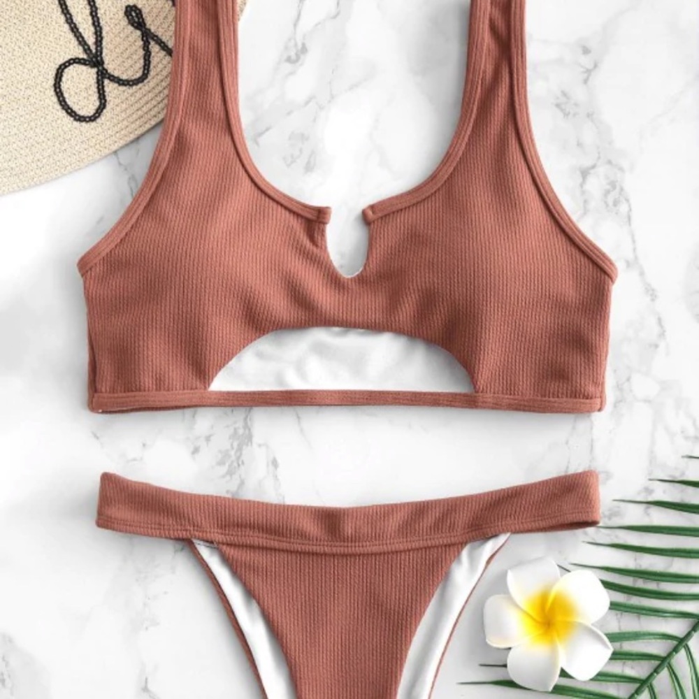 NWT Ribbed Cutout Bikini Set